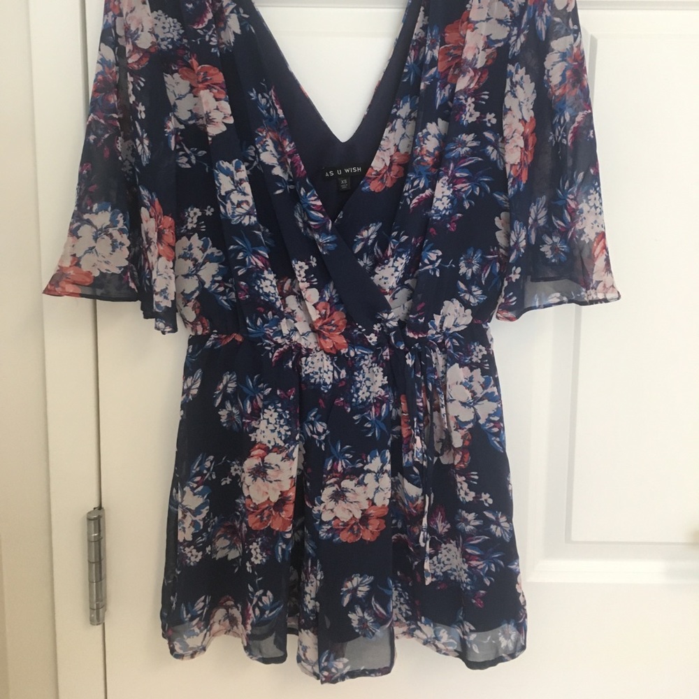 Casual v-neck purple floral romper